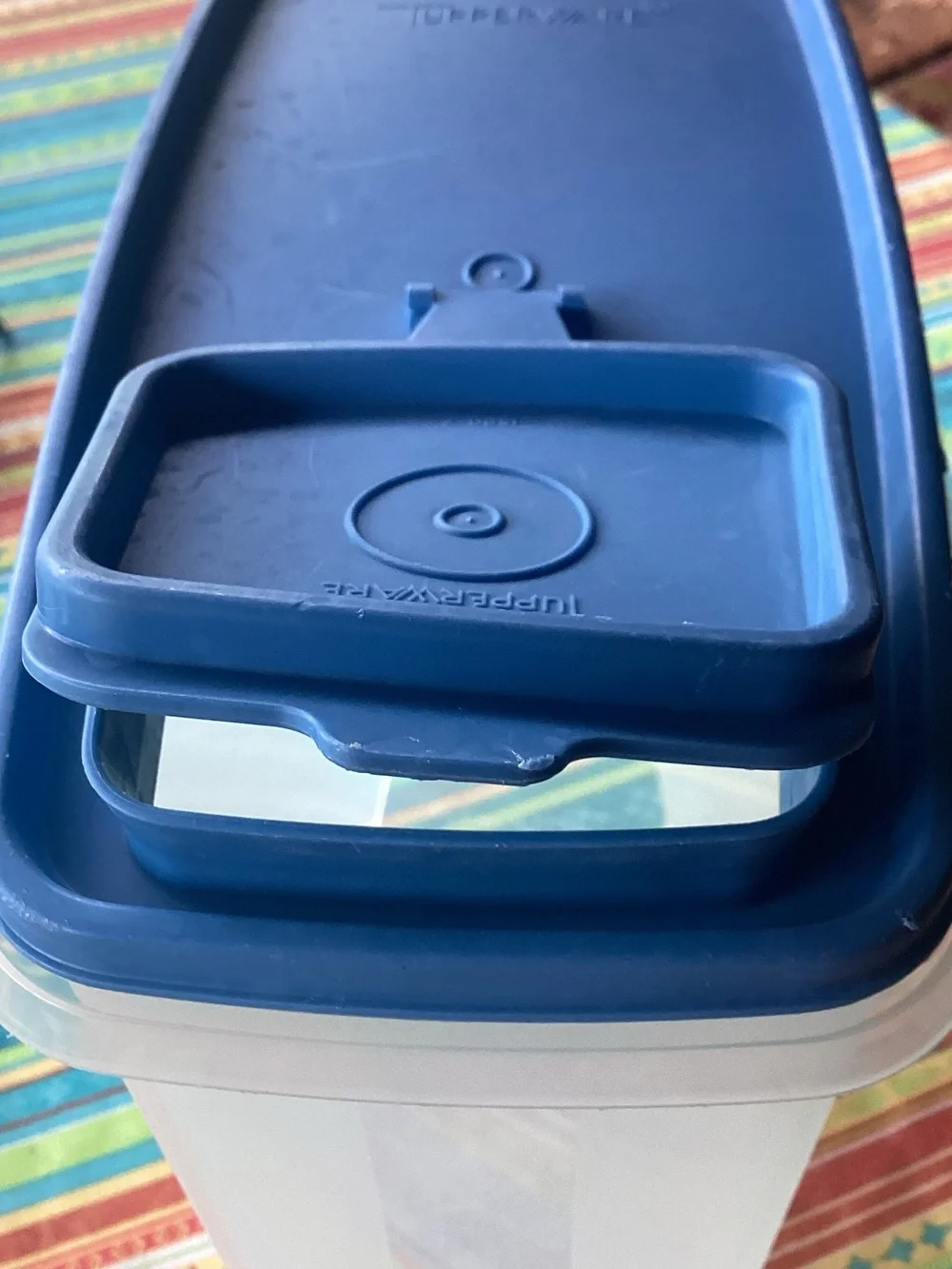 Tupperware Vintage Super Cereal Keeper - 20 cup capacity